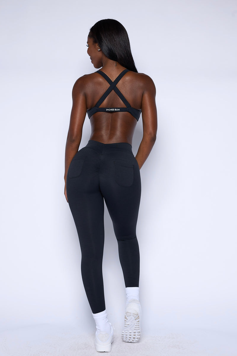 NEW Pchee Pro V-Waist Scrunch Butt Leggings are now available online! 🩷