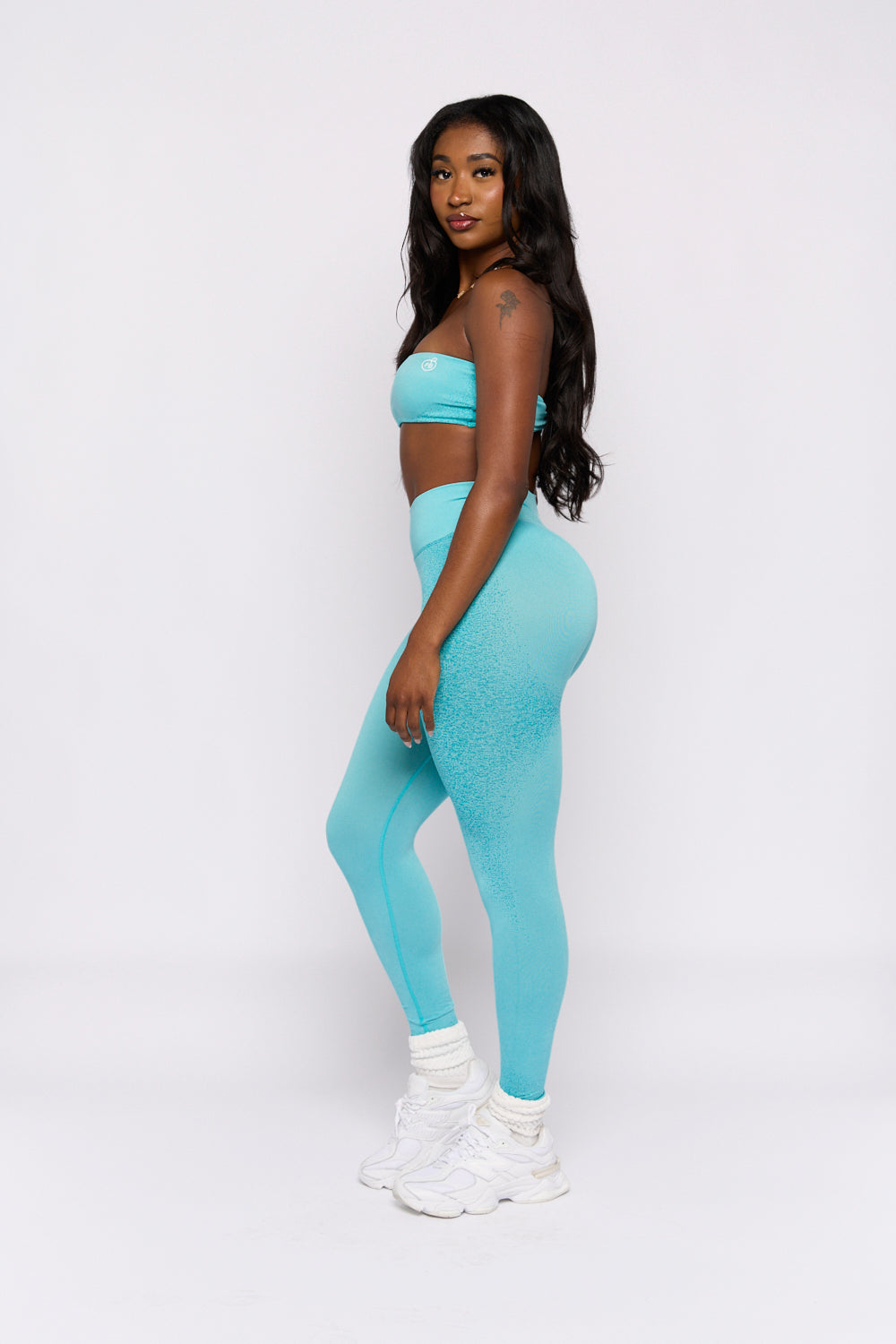 Aqua Spray Contour Scrunch Butt Leggings